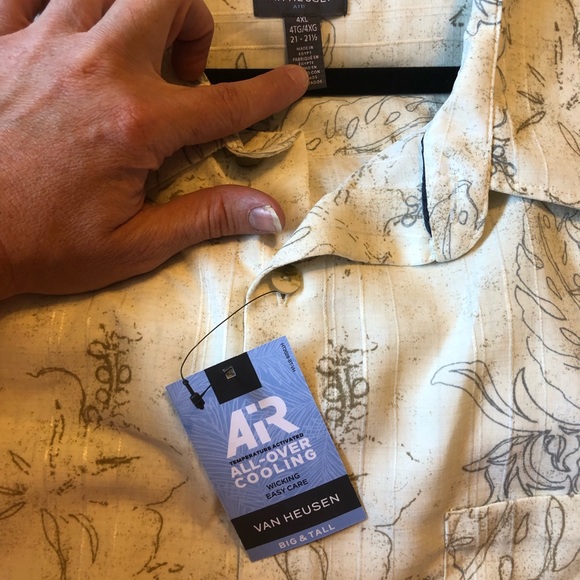 NWT cream and gray Hawaiian print - Picture 3 of 3